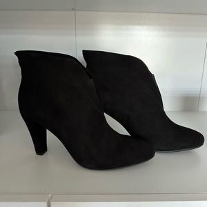 Carvela Black Suede Ankle Booties- Size 10 (41)